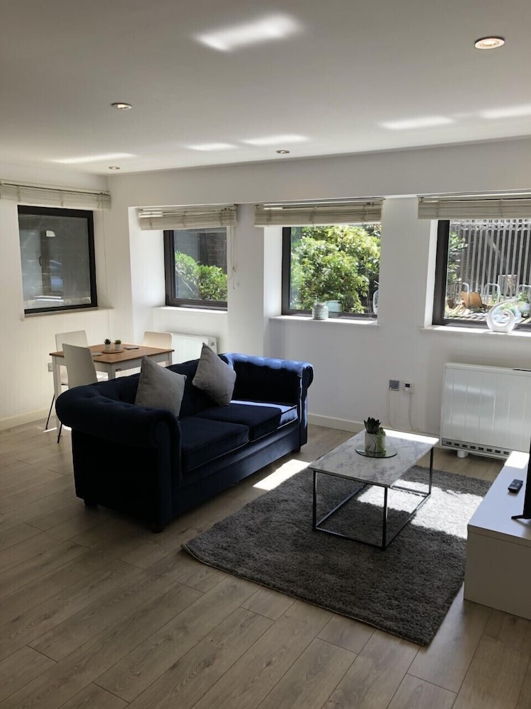 Morland House Apartments