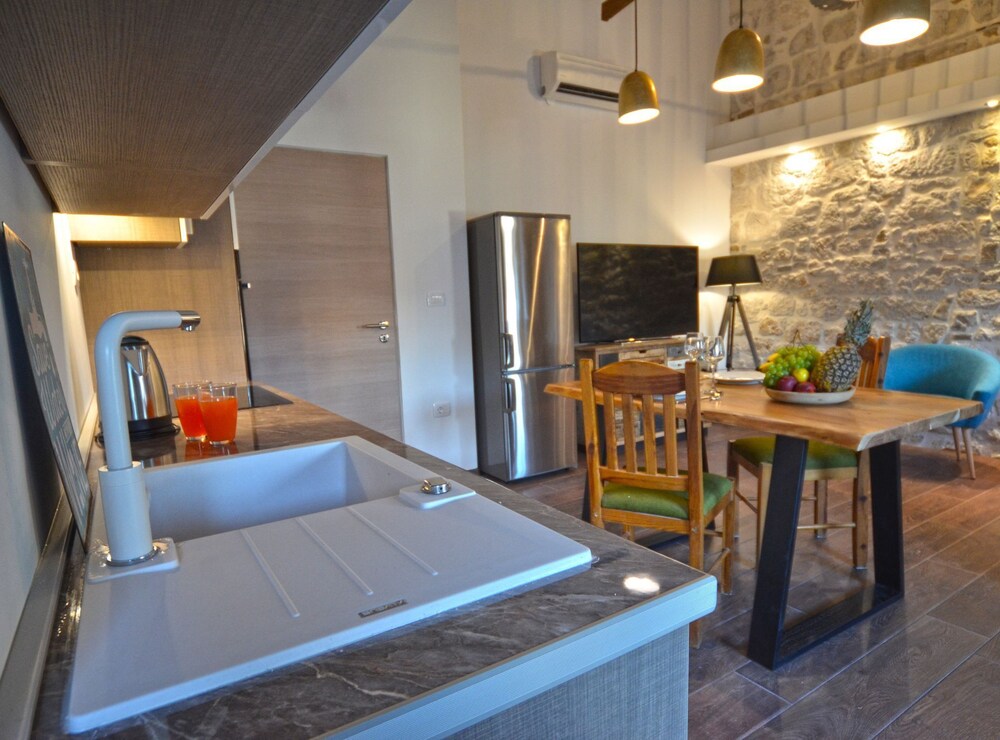 Elegant Rovinj Old Town Apartment