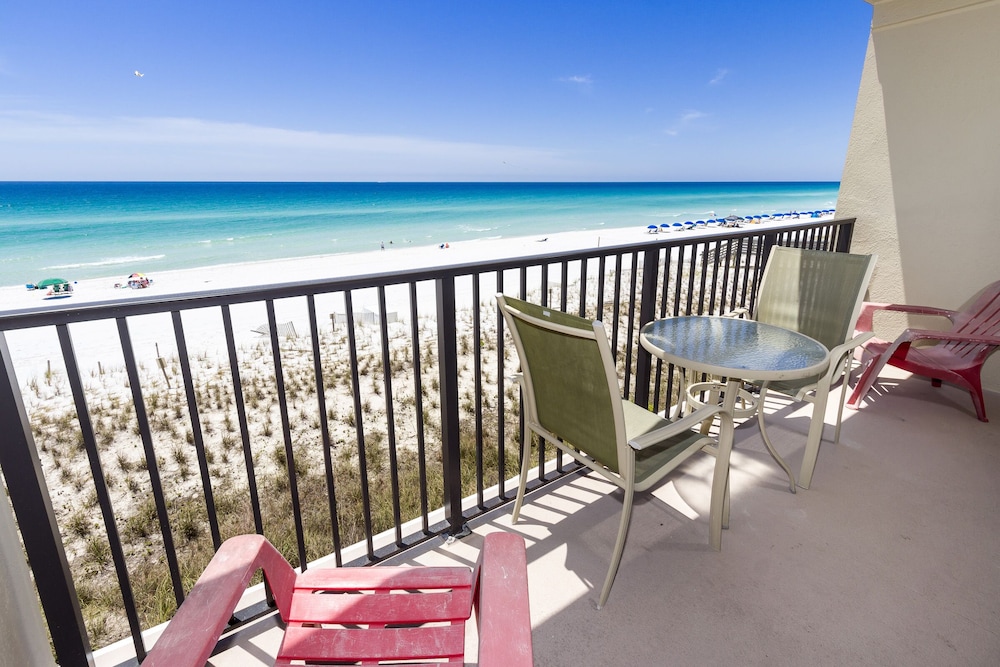 Emerald Twrs West 3004 by Brooks and Shorey Resorts