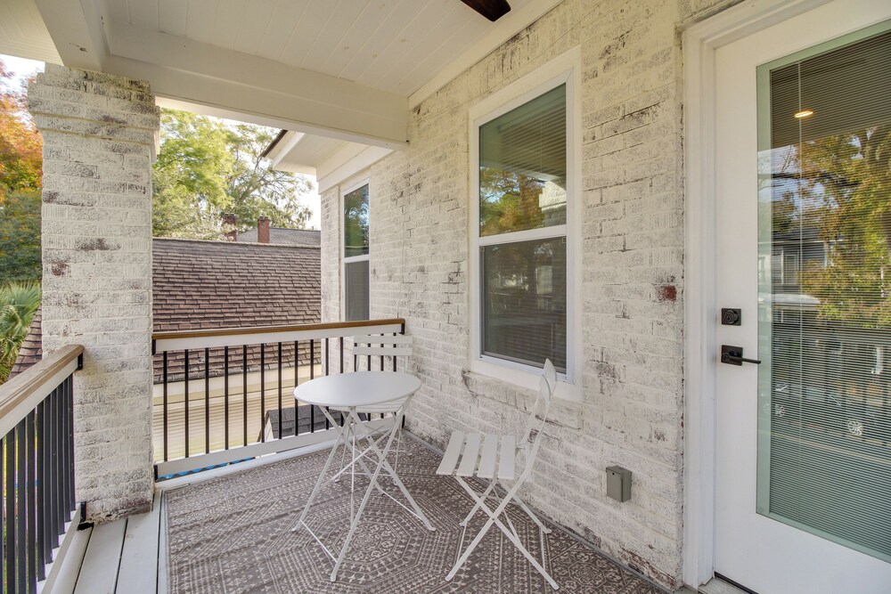 Private Balcony: Spacious, Updated Savannah Apt!