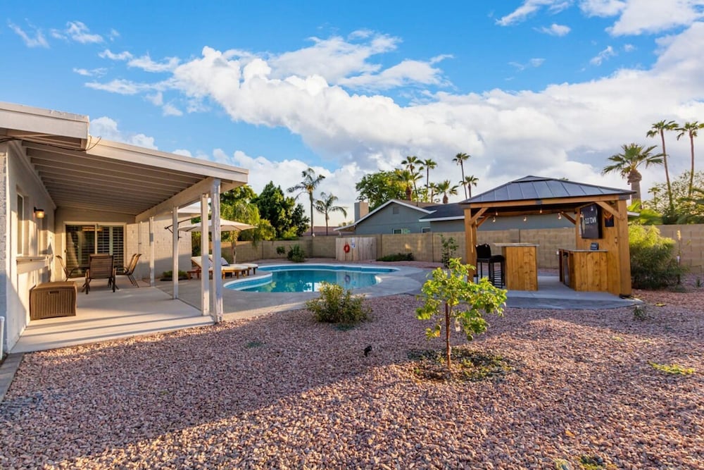 Cactus Glen Retreat Heated Pool Cabana Bar Gameroom