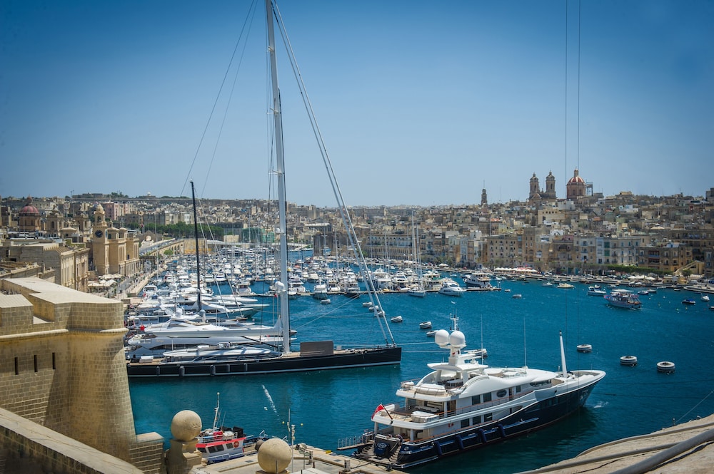 Harbour Lights Apartments by Getaways Malta, photo 28