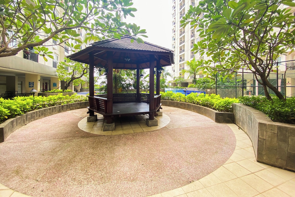 Nice and Comfy Studio at Cinere Resort Apartment