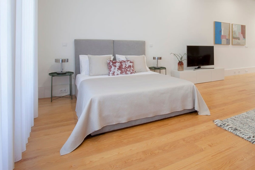 Liiiving in Porto Downtown Luxury Apartment 1T view 4