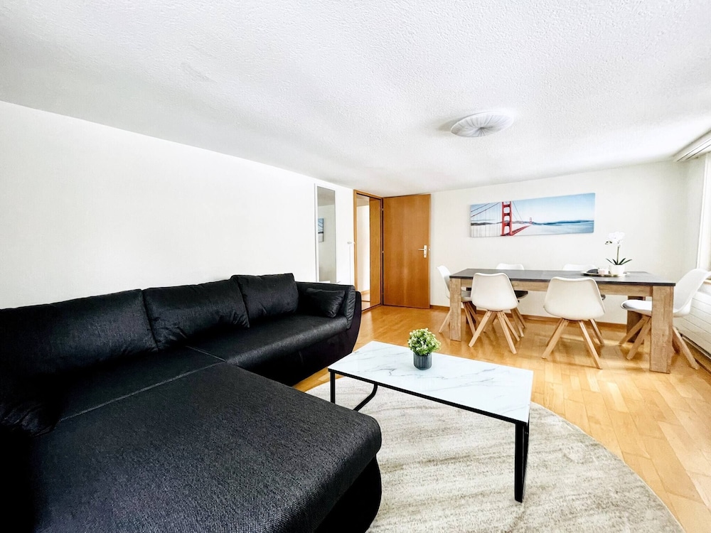 Beautiful Old Building Apartment In The Center
