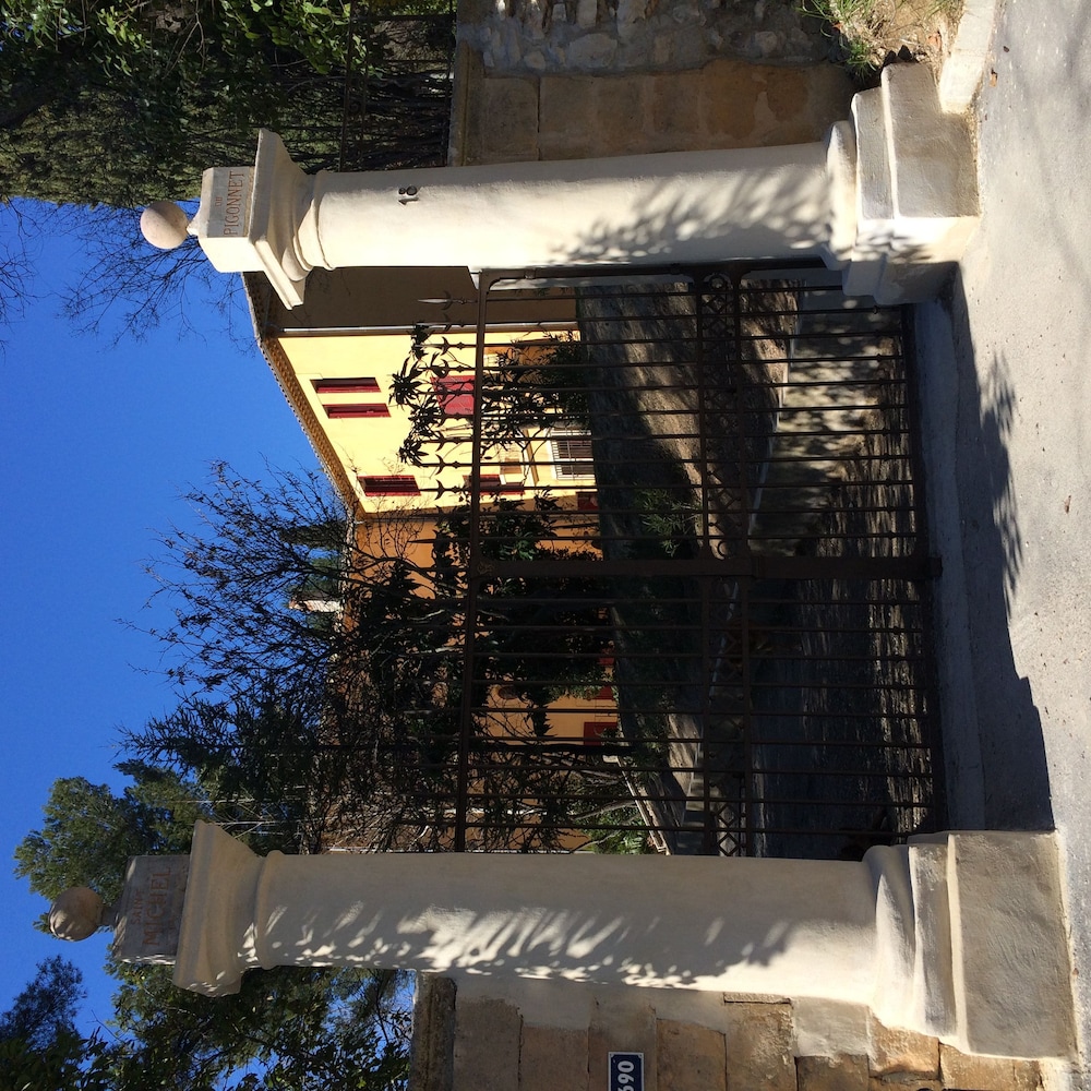 Villa Roumanille