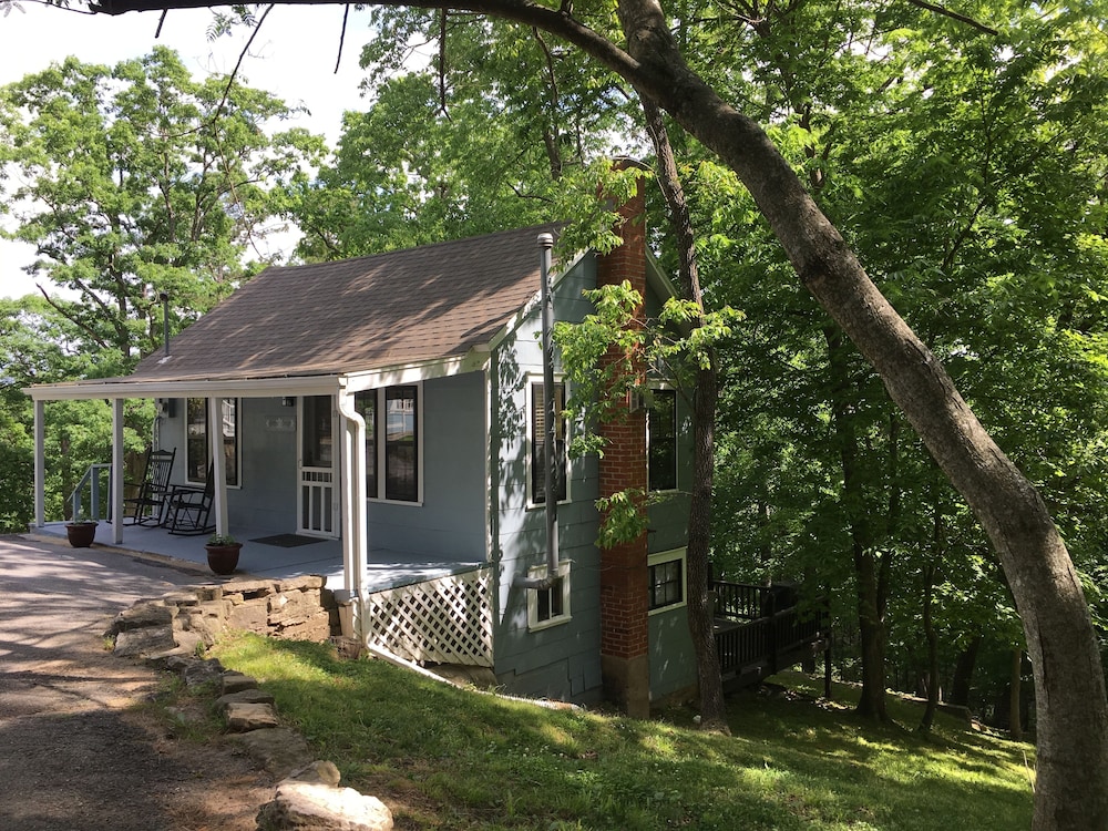 Lookout Cottages