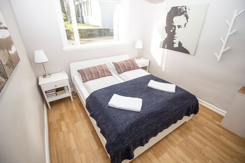 Seafarer Court - Warm and Cozy Apartment view 2