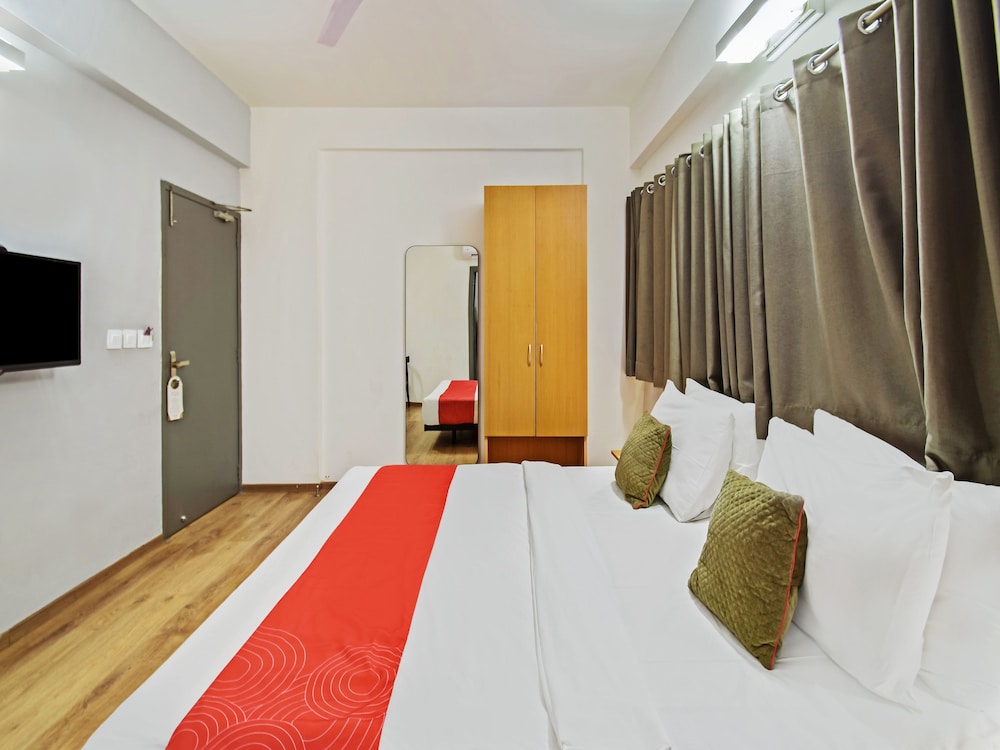 OYO Townhouse 030 Ashram Road Ahmedabad
