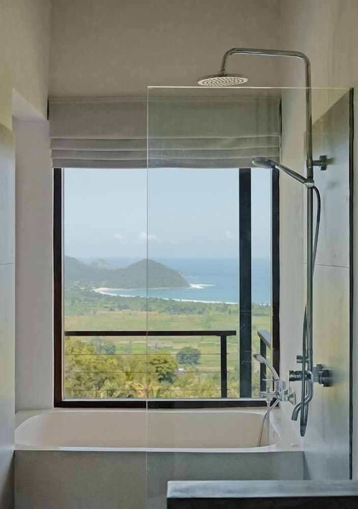 DUNIA LOMBOK
