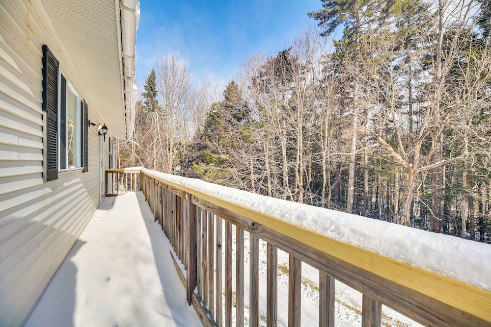 1 Mi to Sugarbush Resort: Dog-friendly Home!