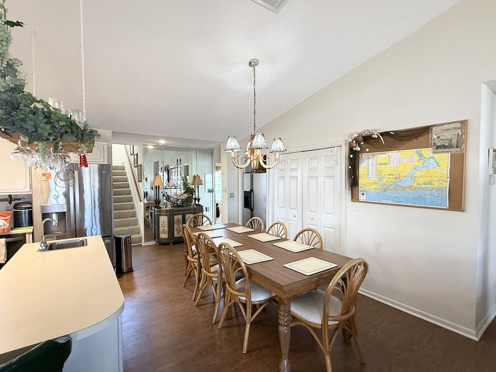 Windsail 6 Bedroom Home