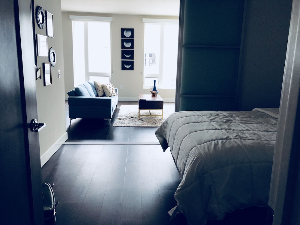 New Lyfe Finest Luxury Apartment
