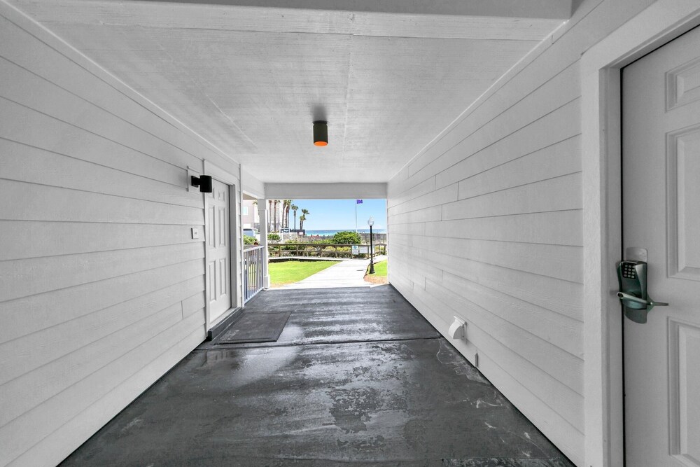 Beachside Villas 611