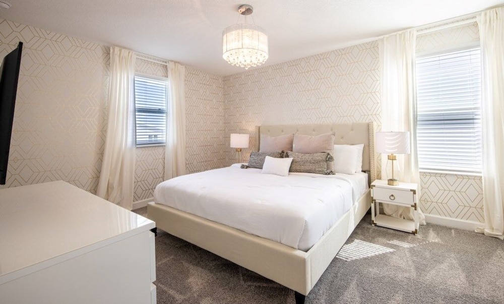 Spacious Family 7 Bed Pool Home And Game Room 7 Bedroom Home by RedAwning view 4