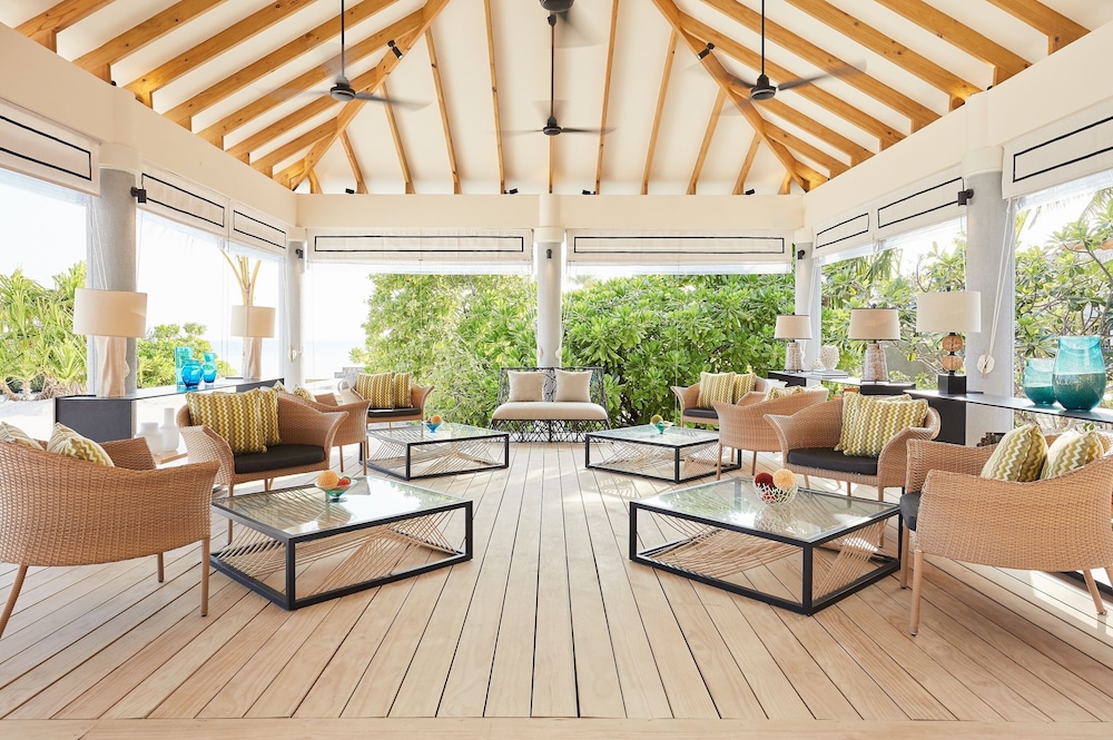 NH Collection Maldives Havodda Resort 3