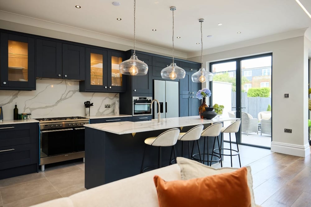 The Roehampton Place - Elegant 5bdr House With Garden Parking