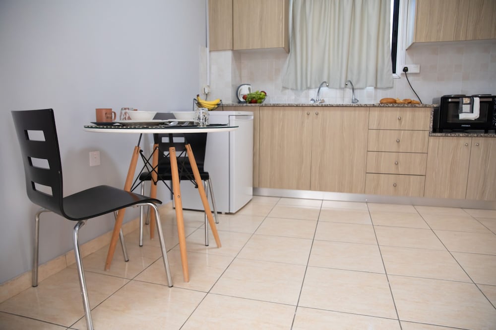 Valentina Apartments Central Paphos Beach Stay 2