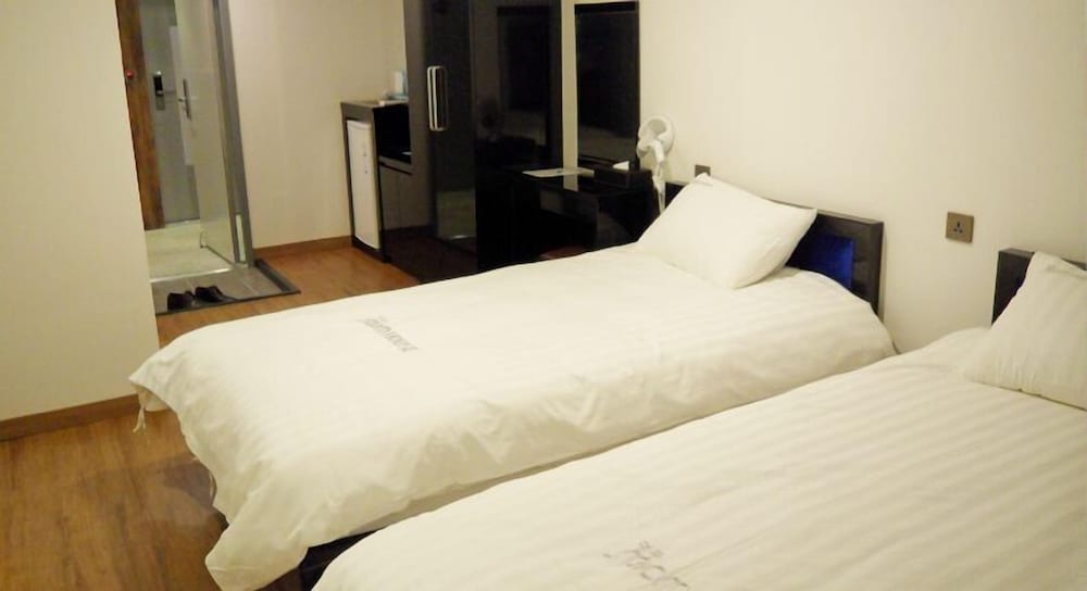 Myeongdong MOM House