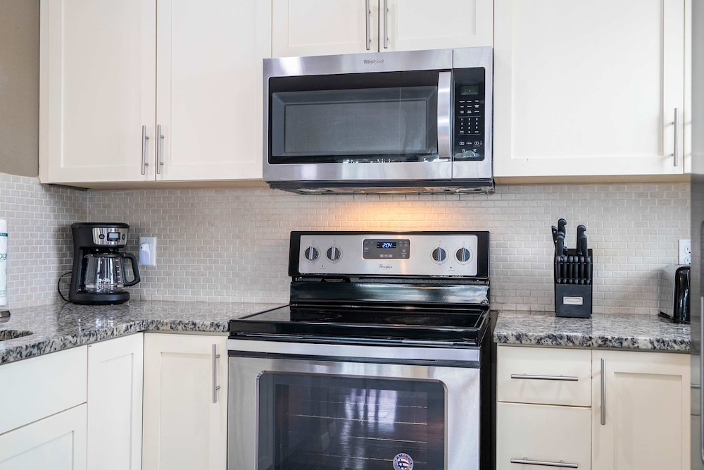 Spacious 4Bd Disney Dream With Resort Access at Lucaya 3210