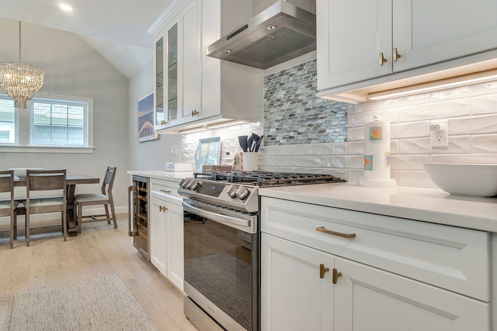 2 Mi to Public Beach Access! Cape Cod Family Home