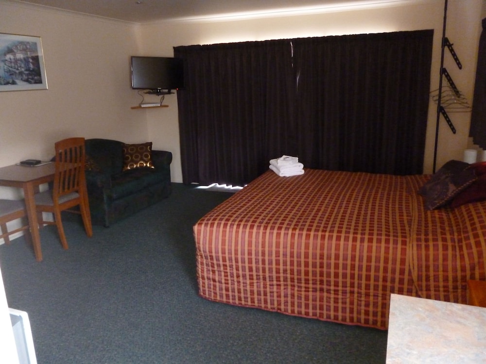 Heritage Court Motel
