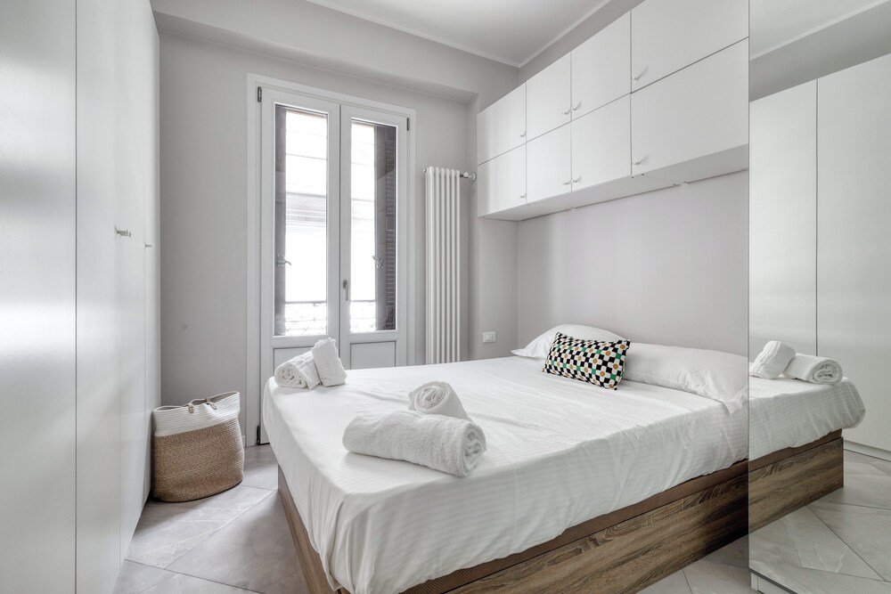 JOIVY Modern City Centre Flat