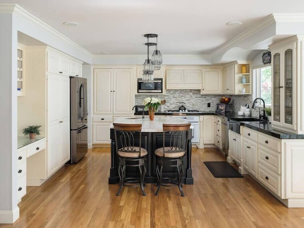 Luxury 5br 3 5ba w Pool Hot Tub