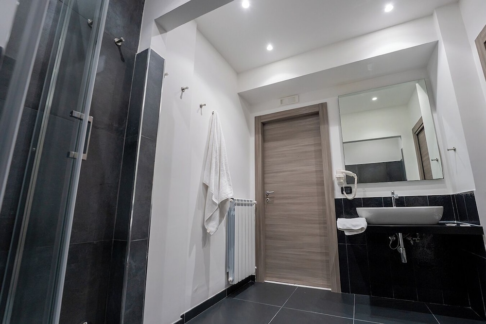 H. G. Boutique Toledo Napoli Centro by ClaPa Group Dislocated Hospitality
