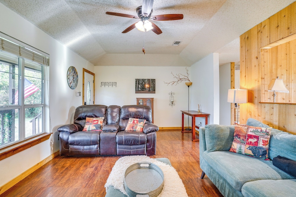 Peace, Space & Starry Nights: Ranch Home in Azle