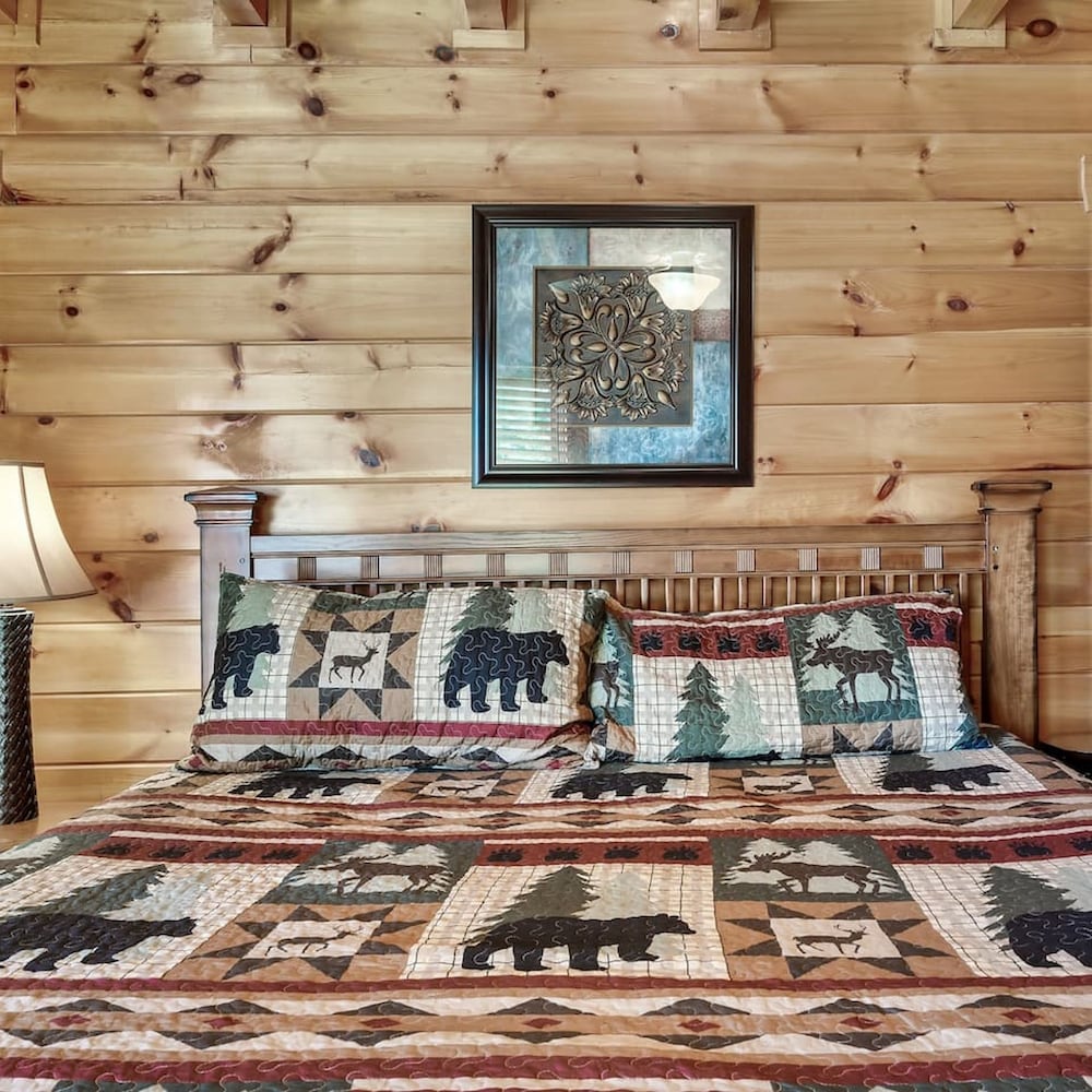 Yurt I Game Room Hot Tub I Sleeps 8 I 2BR 2BA