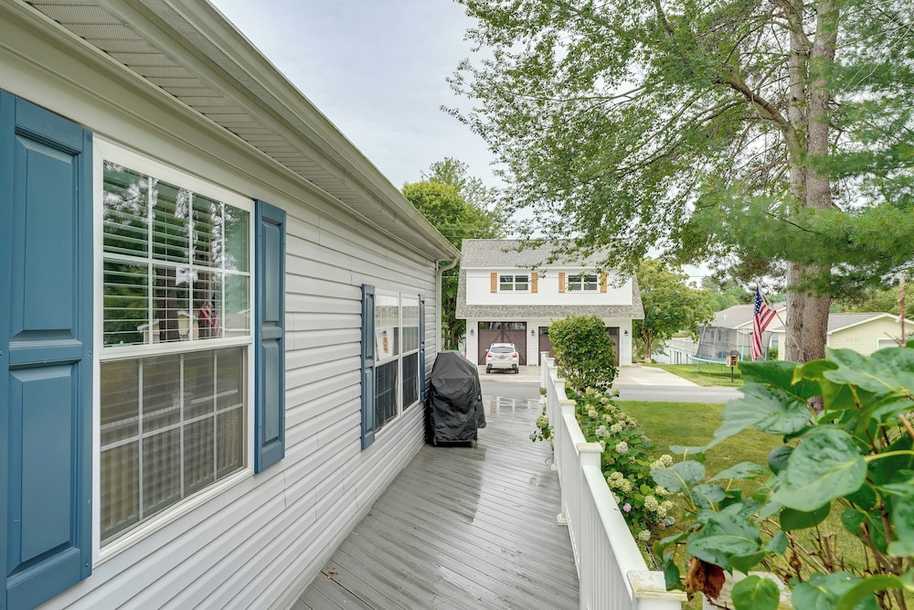 1 Mi to Silver Lake Sand Dunes: Family Gem w/ Yard