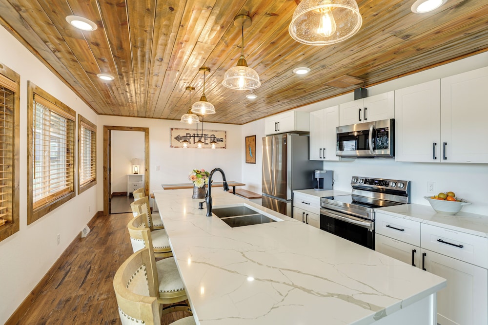 Riverfront Home w/ Private Dock in Wisconsin Dells