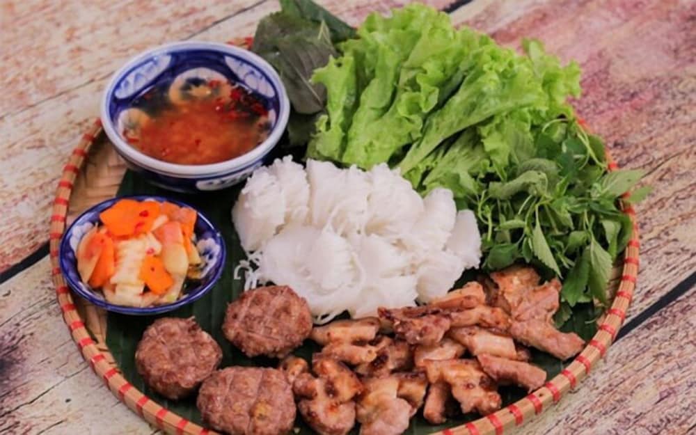 Văn Lâm Hotel