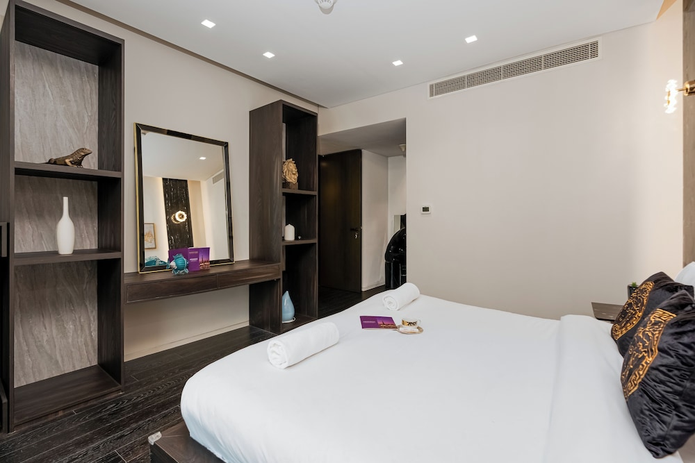 High End Luxury Stay with Full Palm Jumeirah View