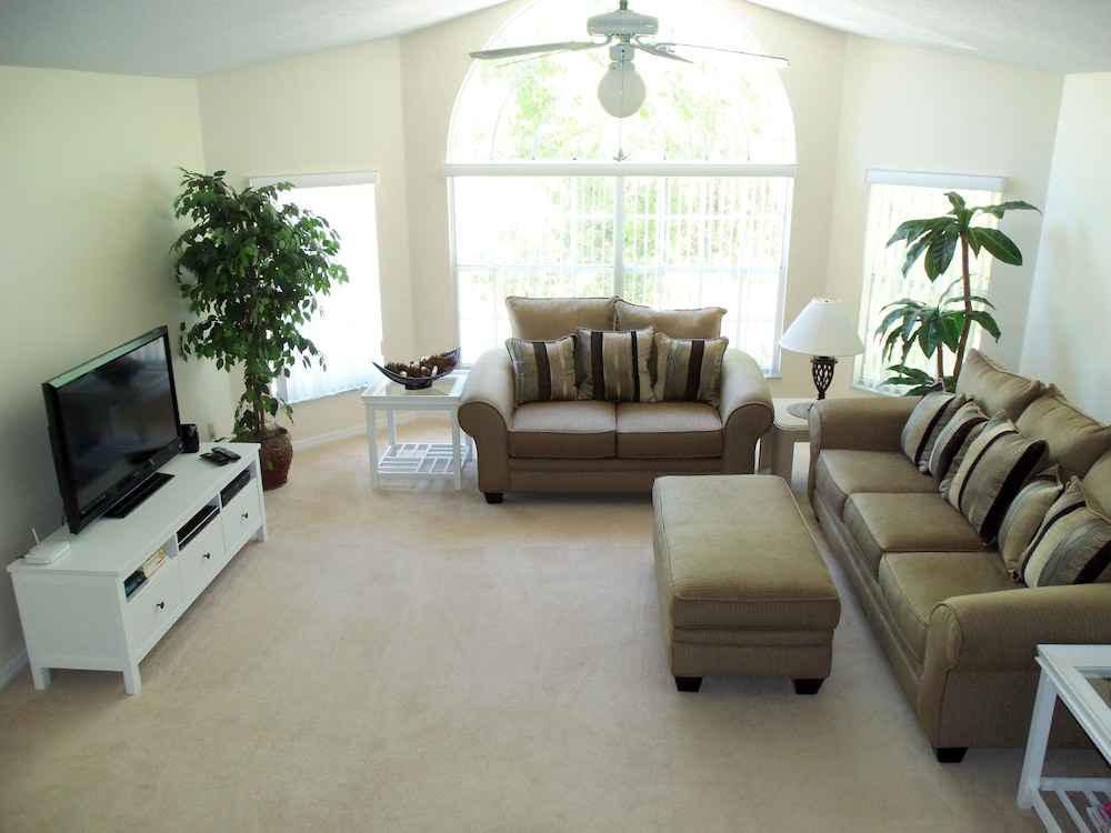 Florida Deluxe Villas, Condos, & Homes