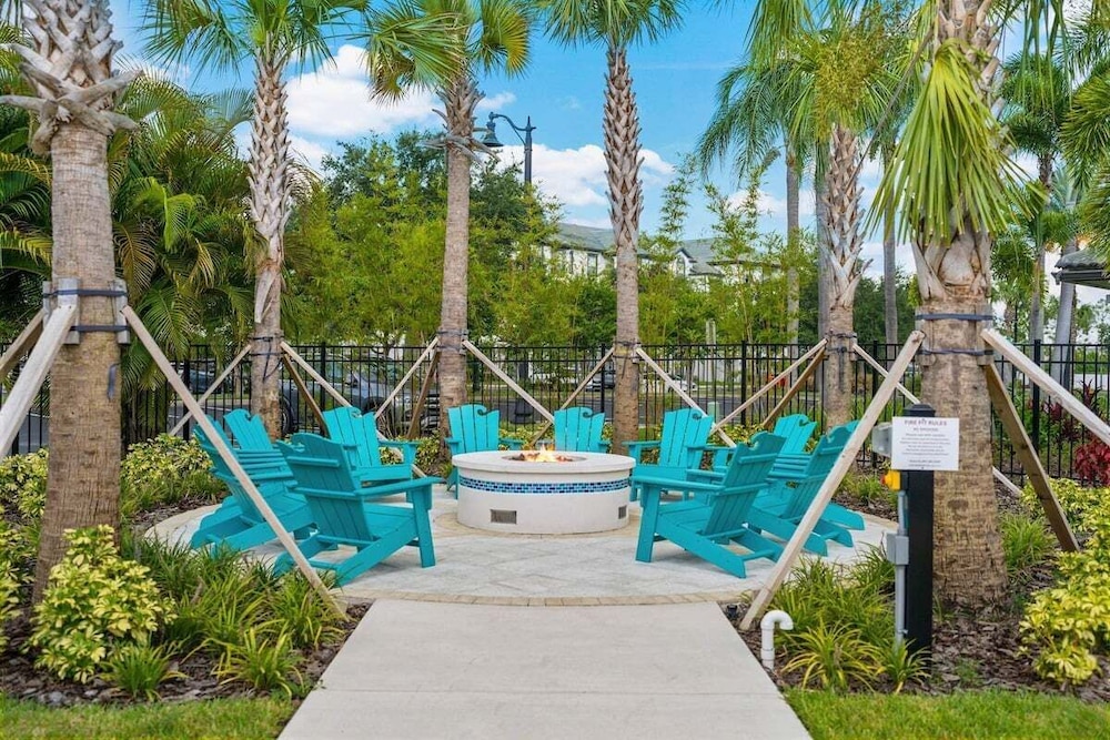Vista Cay Swanky