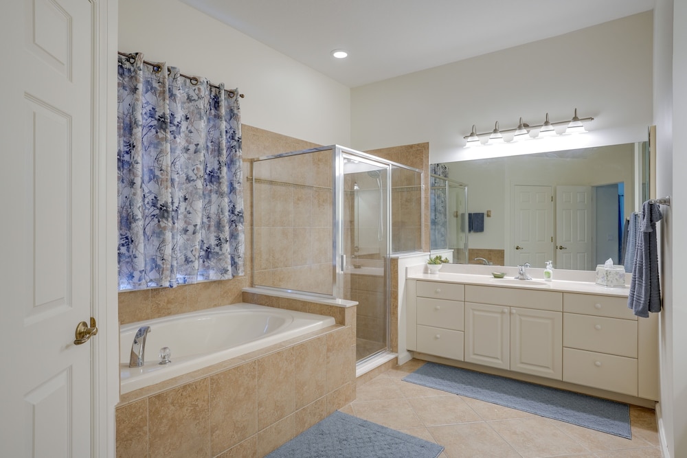 Fort Myers Vacation Rental w/ Pool Access!
