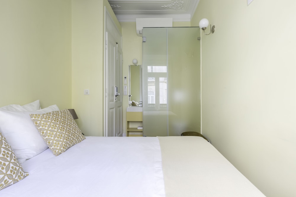 1898 Home & Suites