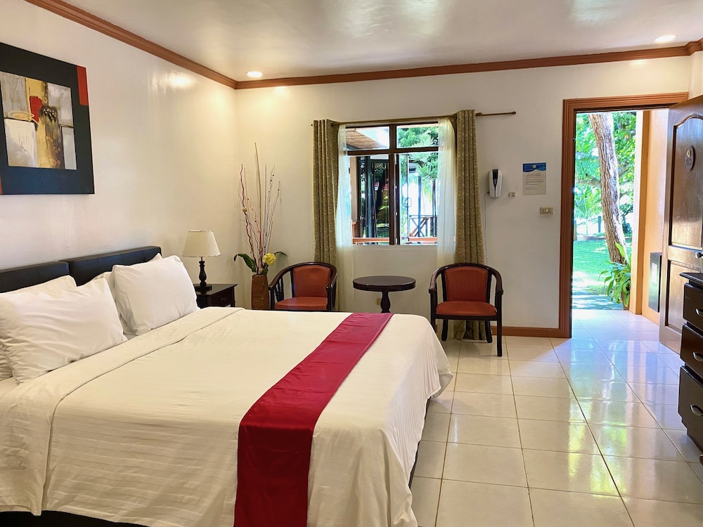 Anda White Beach Resort 23