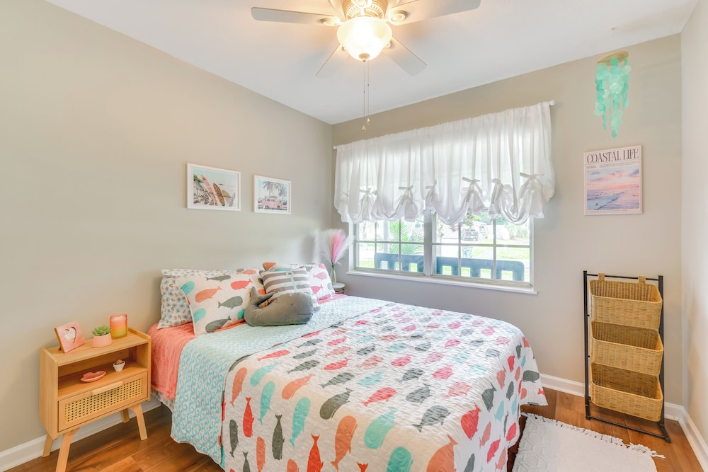 2 Mi to Shore: Modern Retreat in Fort Walton Beach