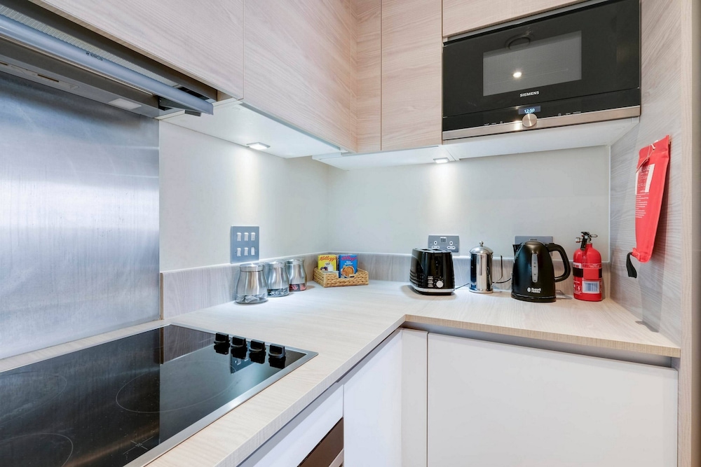 Alder House Serviced Apt. Maidenhead