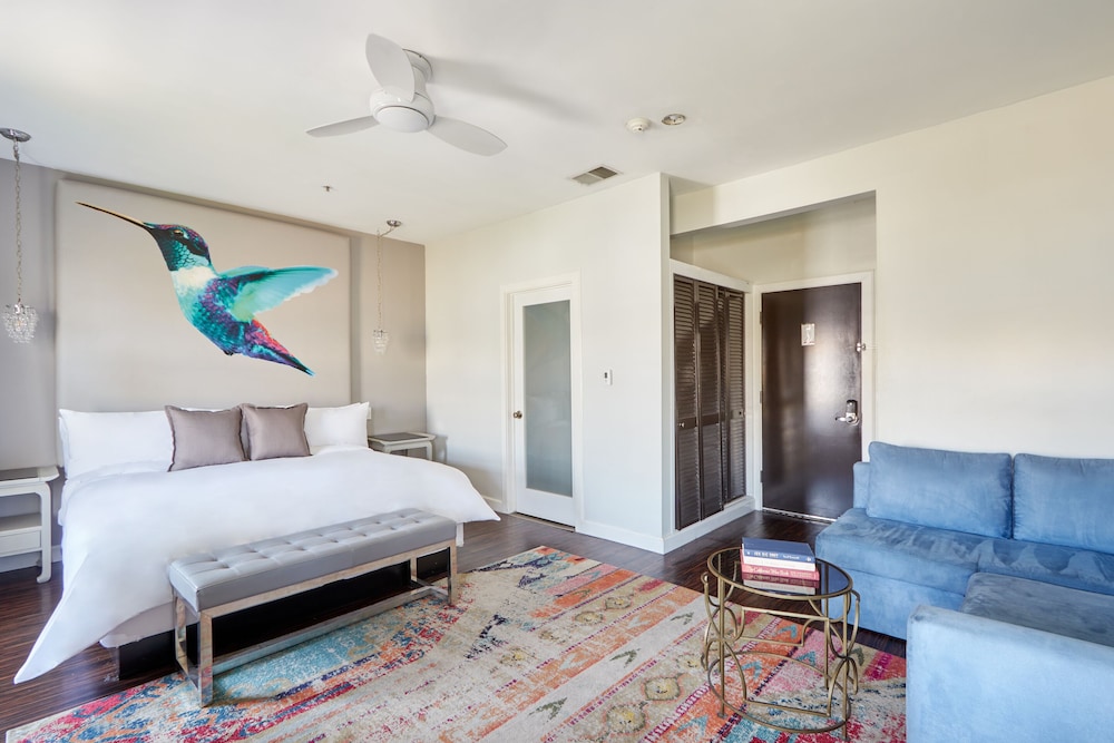 The Crescent powered by Sonder - Image 3