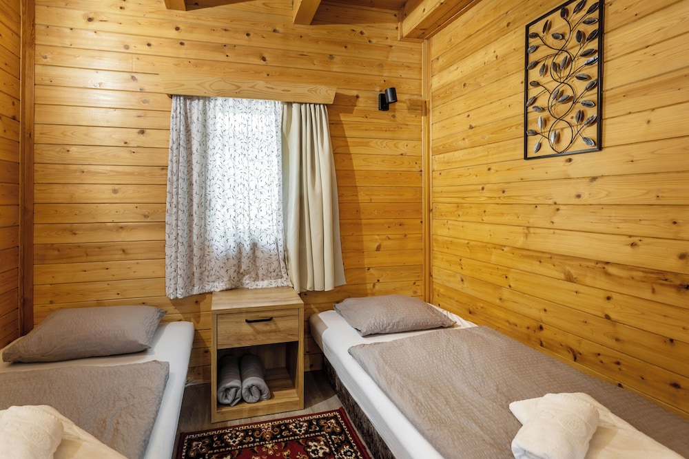 Cottage with pool playground and privacy