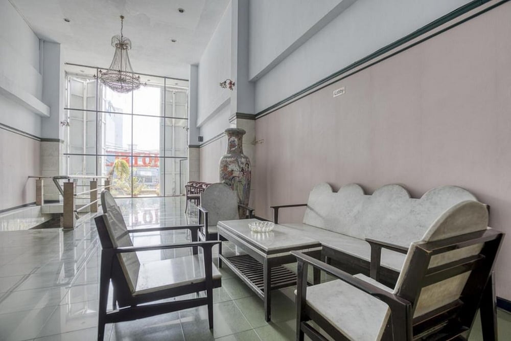 Formerly Reddoorz Plus Near Jakarta Kota Station view 3
