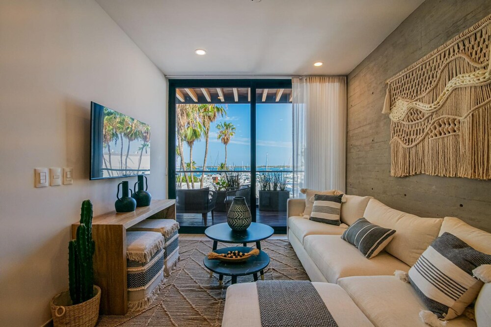 w Stylish 2BR Apartment With Ocean View in La Paz