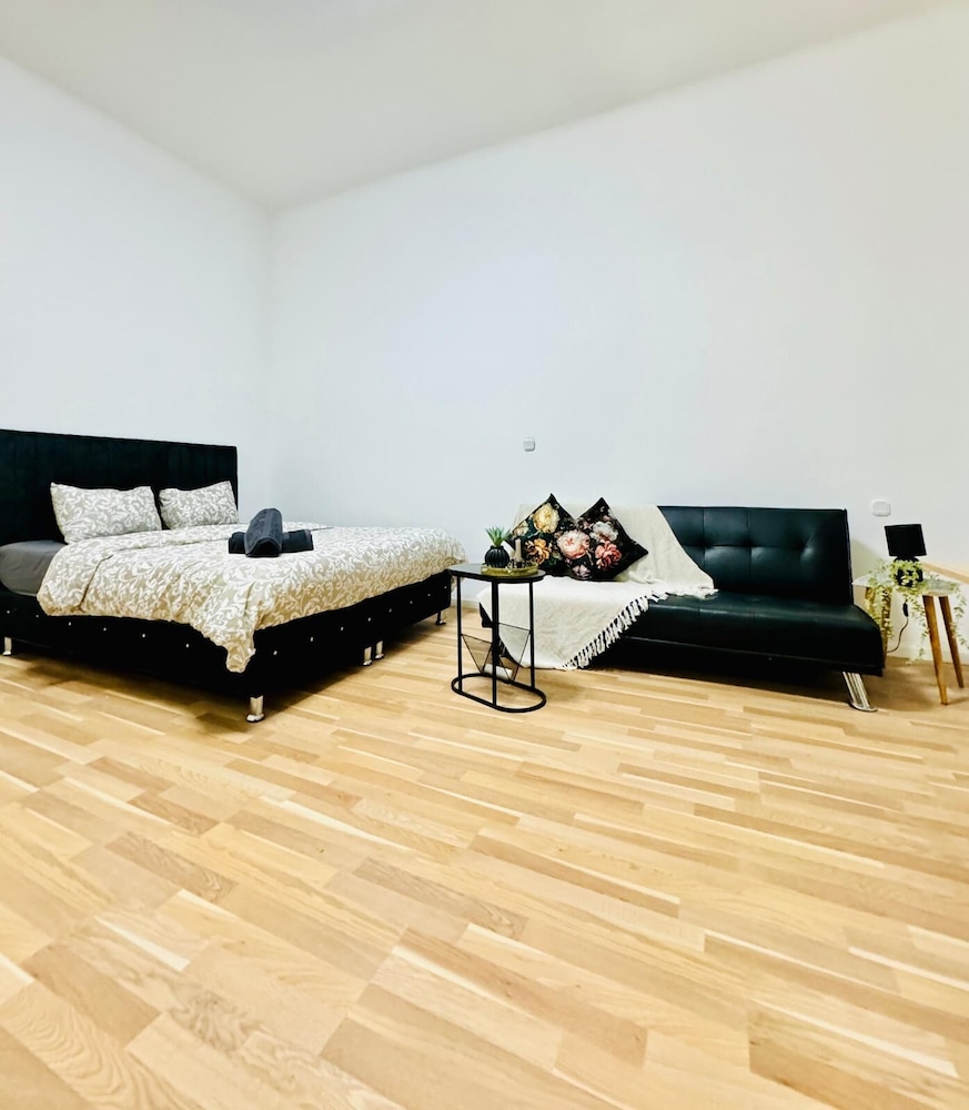 Stylish Contemporary Stay Stadthalle