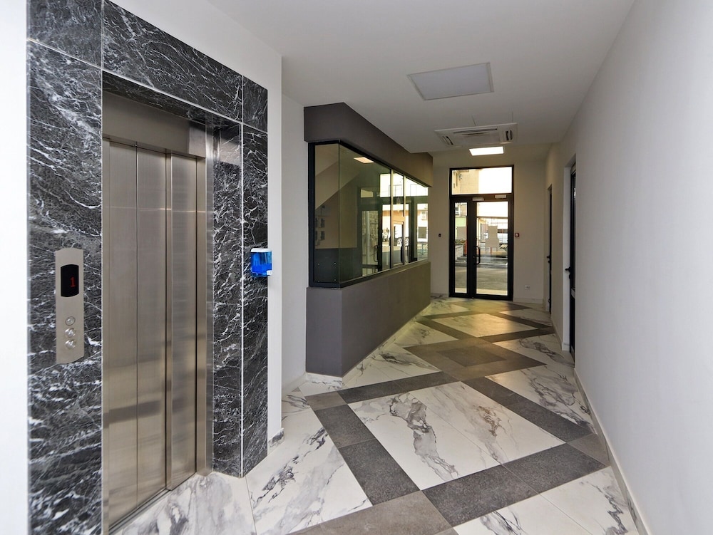 Aparthotel by Luxe Group KO16