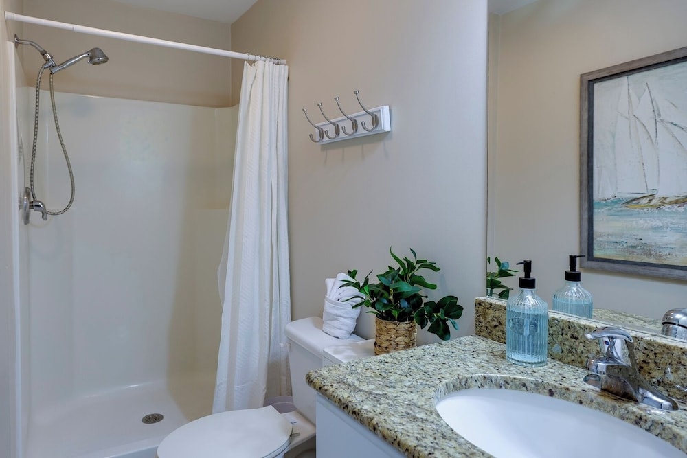 Hilton Head Retreat Gated Villa, Pets OK