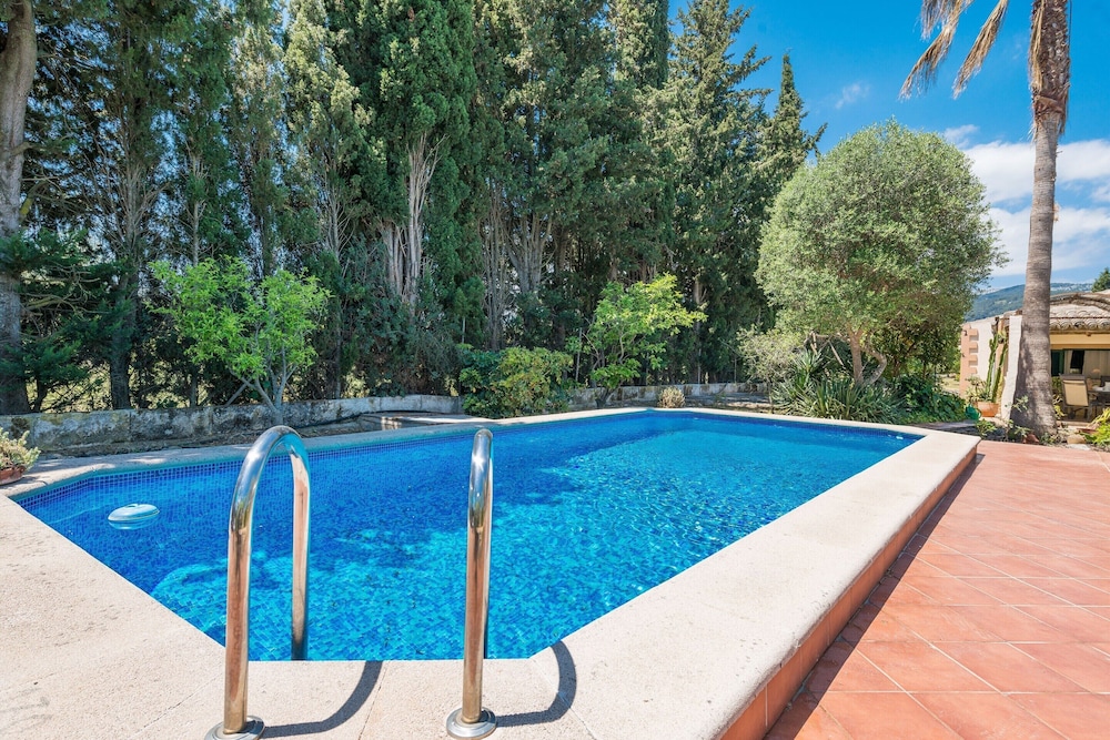 Villa in Campanet With Private Pool & Tennis
